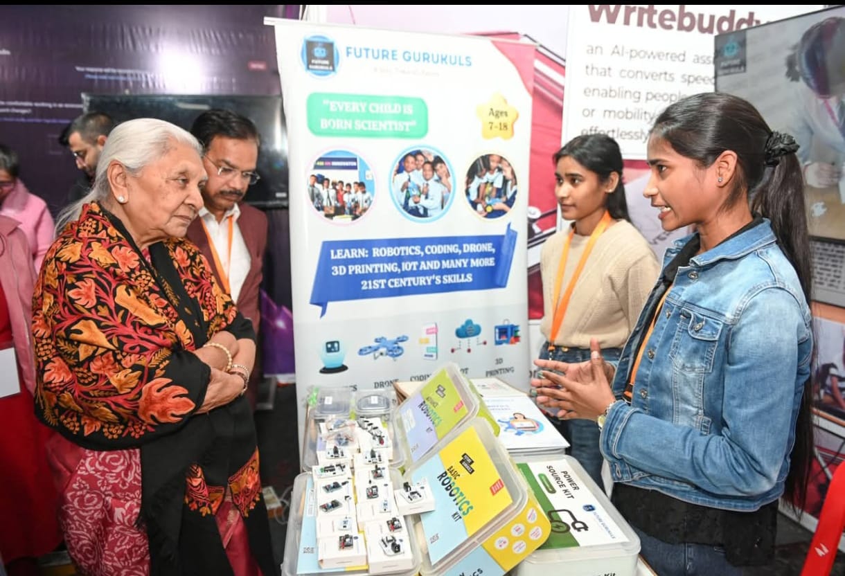 Governor Visit to AI Lab